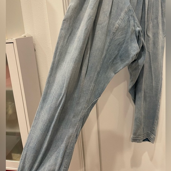 Free People Mover and  Shaker Pleated Paper Bag Jean in Indigo .Size 2 - Picture 8 of 11